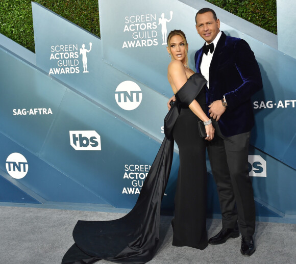 FORLOVET: Jennifer Lopez og forloveden Alex Rodriguez var blant stjernene på rød løper. Foto: NTB Scanpix FORLOVET: Jennifer Lopez og forloveden Alex Rodriguez var blant stjernene på rød løper. Foto: NTB Scanpix